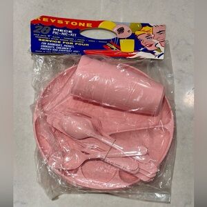 Vintage 1950's Pink Keystone 28 Piece Pic-Nic-Kit,  NOS